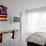 Visionapartments Rue Caroline - Self Check-in アパート ローザンヌ